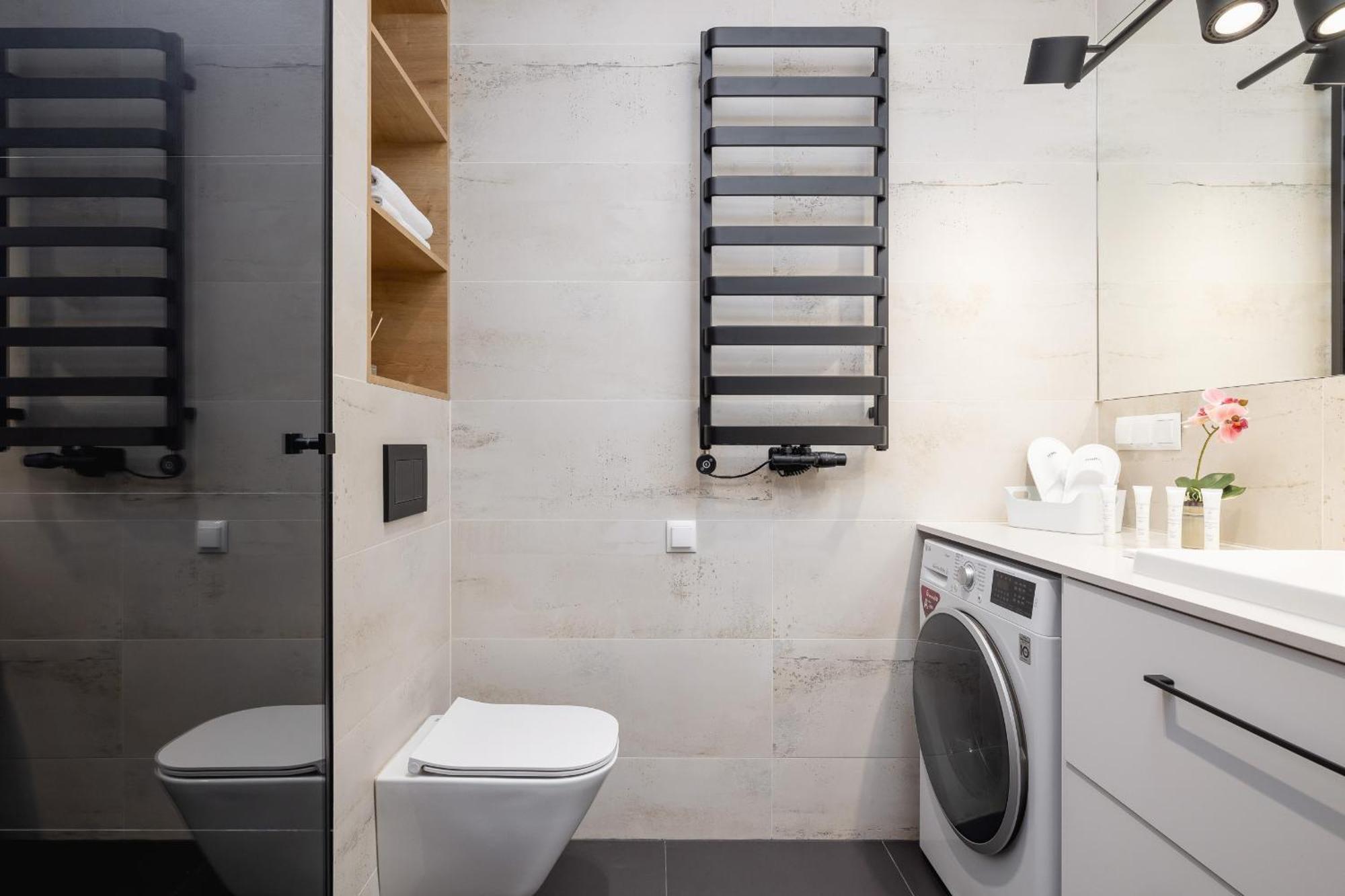 Bright Apartment In Krakow With Garden, Air Conditioning, Parking And Desk By Renters Prestige Buitenkant foto