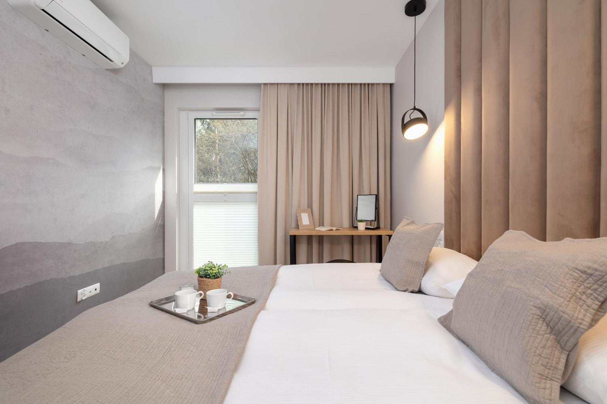 Bright Apartment In Krakow With Garden, Air Conditioning, Parking And Desk By Renters Prestige Buitenkant foto