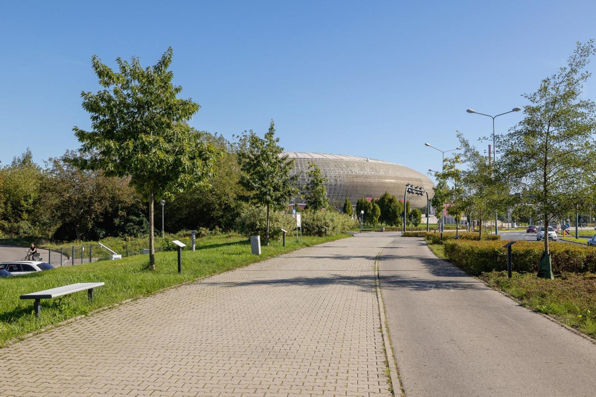Bright Apartment In Krakow With Garden, Air Conditioning, Parking And Desk By Renters Prestige Buitenkant foto