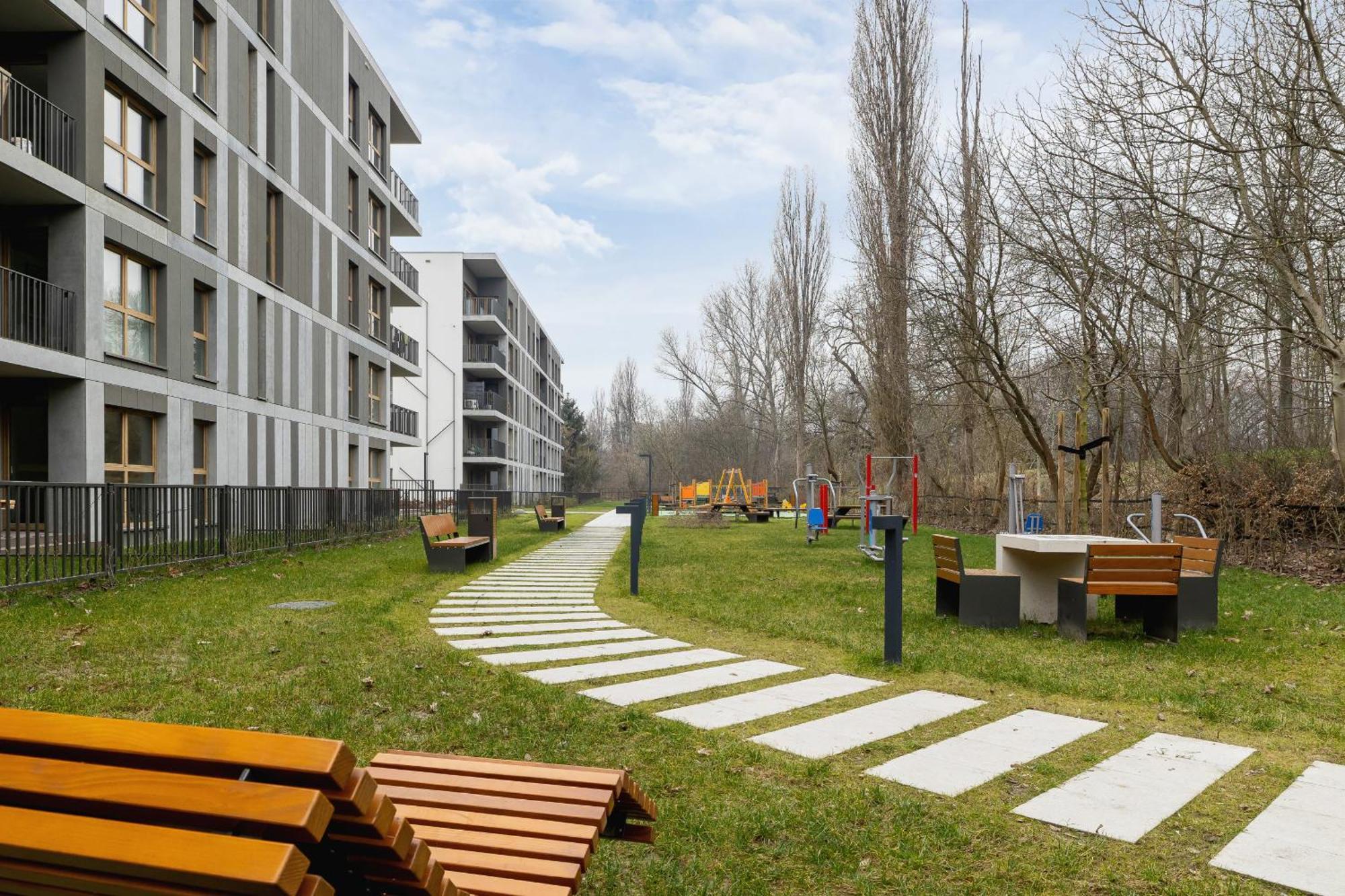 Bright Apartment In Krakow With Garden, Air Conditioning, Parking And Desk By Renters Prestige Buitenkant foto